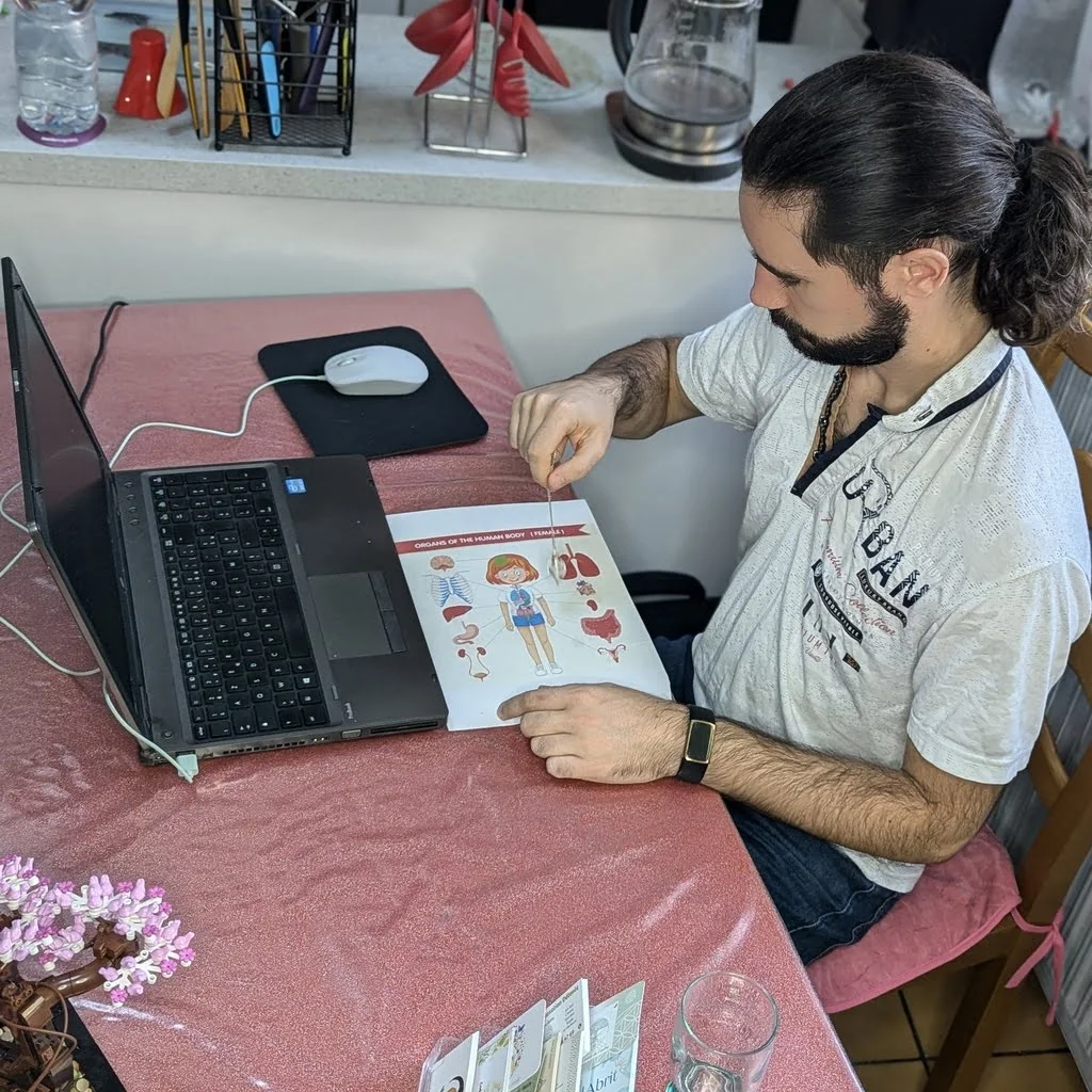 Derriere-bureau